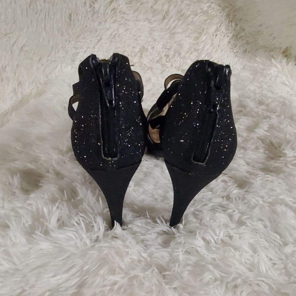 Heels - Picture 5 of 5
